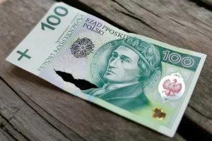 Masz uszkodzony banknot ? Sprawdź co można z nim zrobić