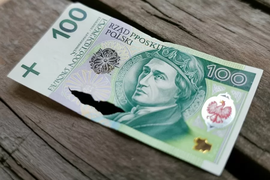 Zniszczony banknot 100 zł