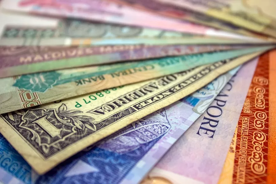 Jak wypłacić waluty obce z konta walutowego